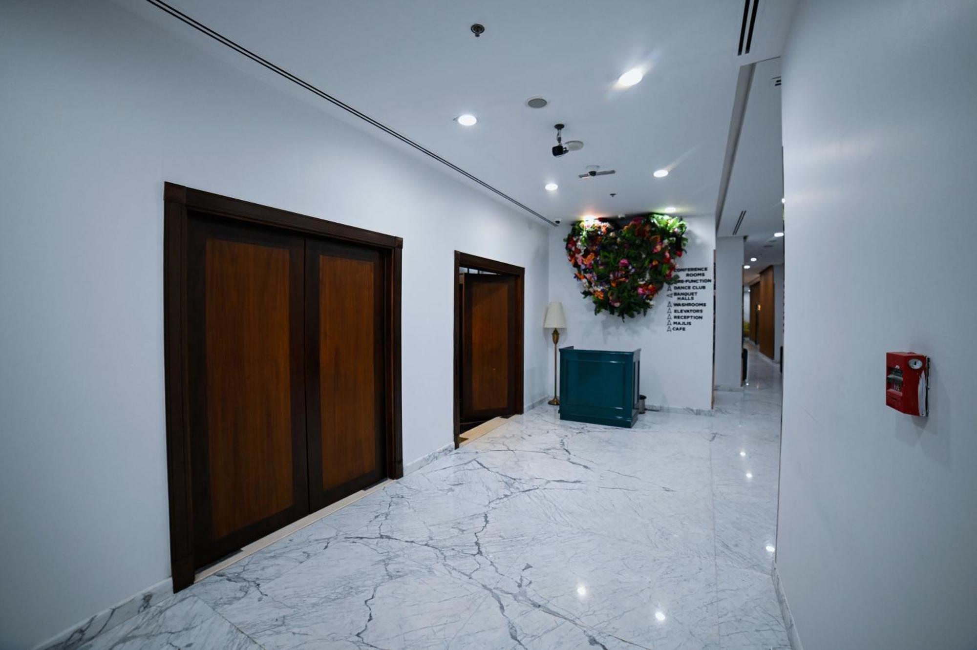 Seven Seas Hotel Дубай Экстерьер фото