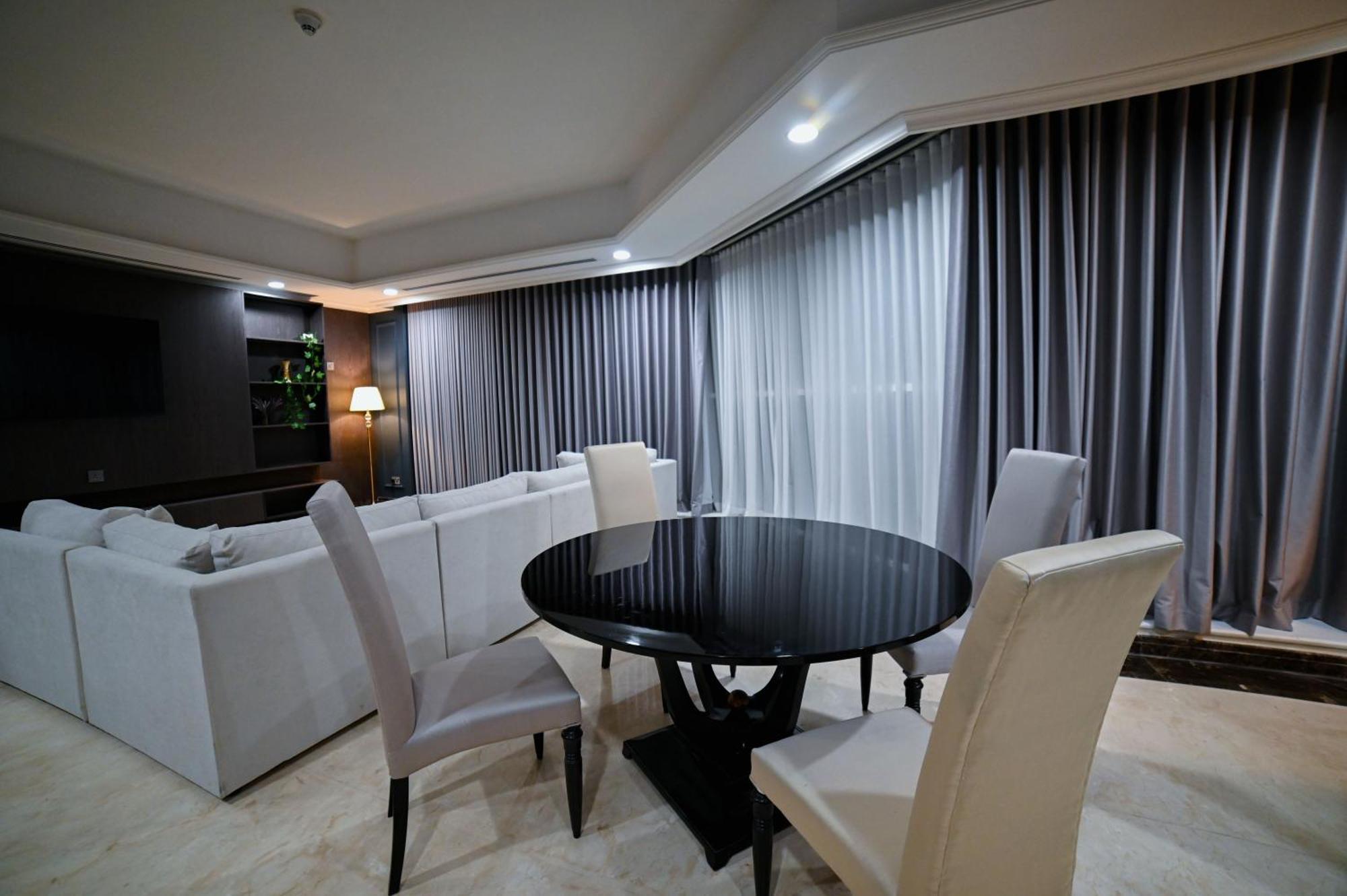 Seven Seas Hotel Дубай Экстерьер фото